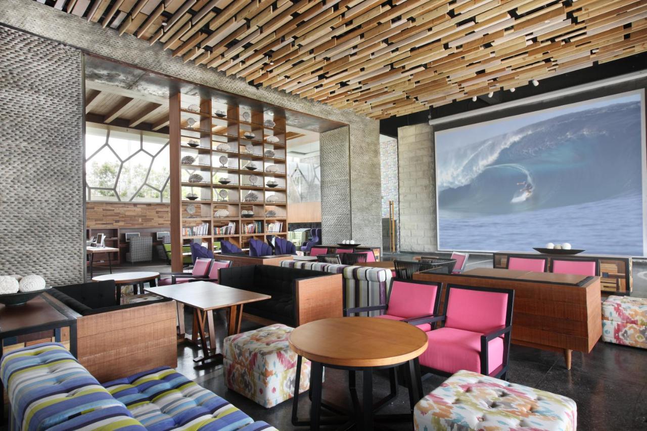 Ts Suites Семиньяк Экстерьер фото The interior of a Starbucks Reserve store