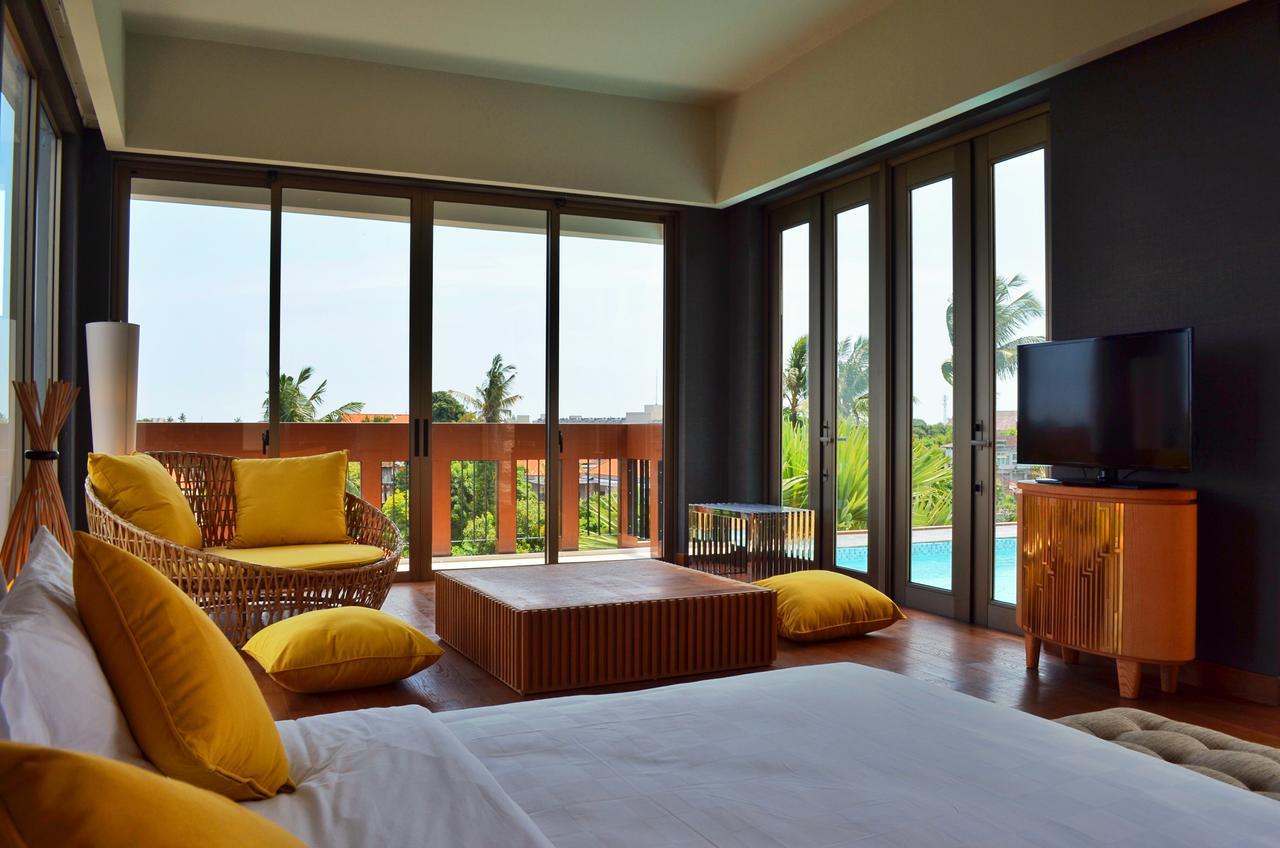 Ts Suites Семиньяк Экстерьер фото A room at the hotel